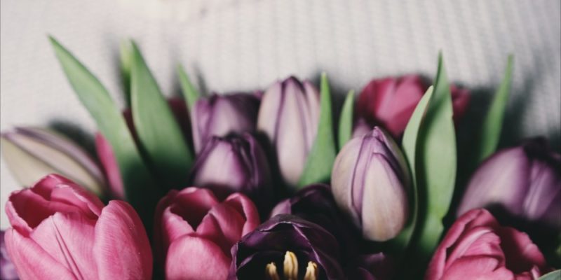 En bukett direkt till dörren - skicka blombud i Stockholm